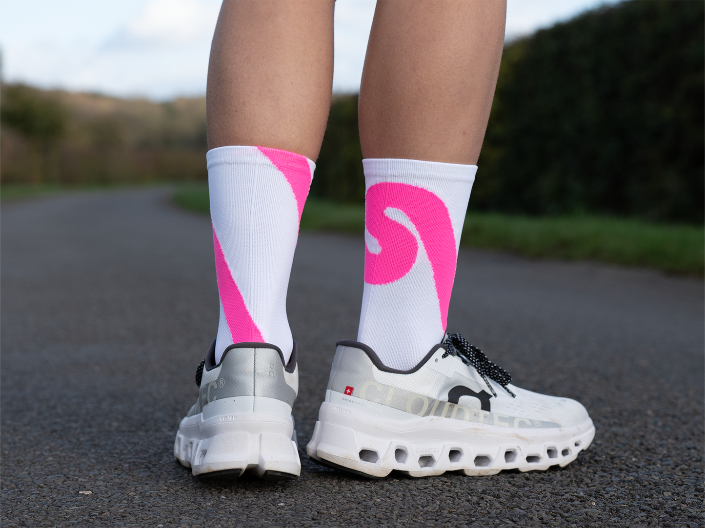 SUSPENSE RUNNING & CYCLING SOCKS: BIG PINK